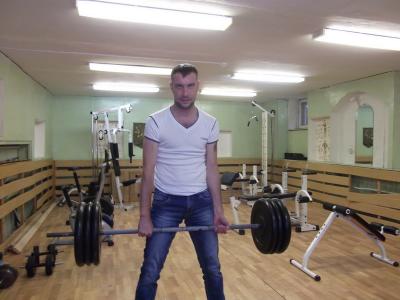 В Шилово в Олимпийский день жали и поднимали штангу